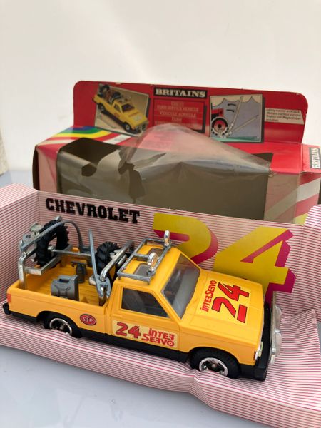 9573 Vintage Britains Chevy Farm service Vehicle 1:32 scale