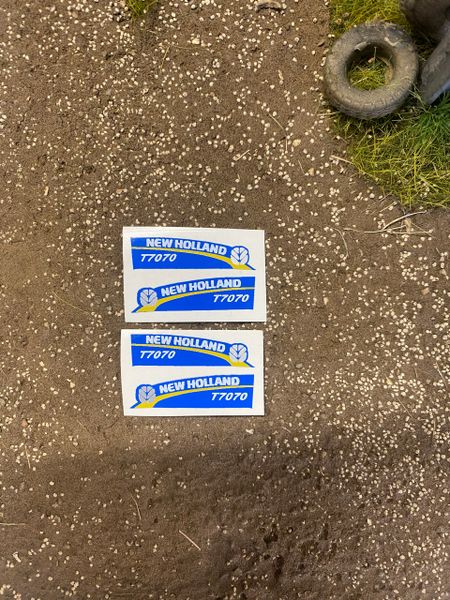 1:32 scale High quality vinyl 4 decals New Holland T7070 Tractor farm machinery stickers 1:32 scale