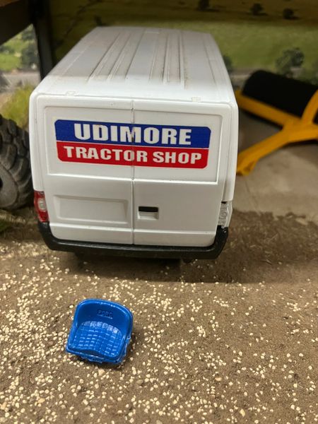 Britains Ford Blue Tractor Driver Seat 5000 super major, 5000, 6600, 5610, 7710, TW20 TW35 1:32 scale
