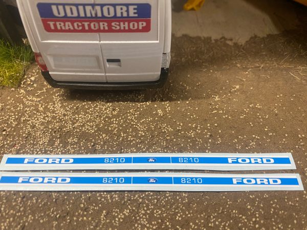 Ford 8210 mk 1 Tractor Professional pre cut High quality vinyl bonnet decals farm machinery Britains decals 1:32 scale