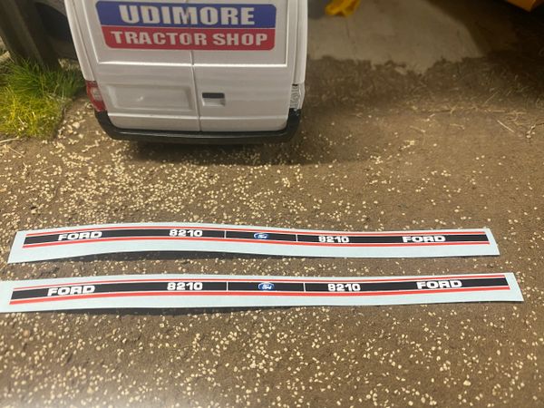 Ford 8210 mk 2 Tractor Professional pre cut High quality vinyl bonnet decals farm machinery Britains decals 1:32 scale