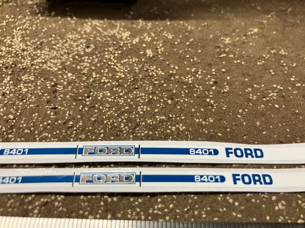 Ford 8401 Tractor metallic reflective silver Professional pre cut High quality vinyl bonnet decals farm machinery Britains decals 1:32 scale