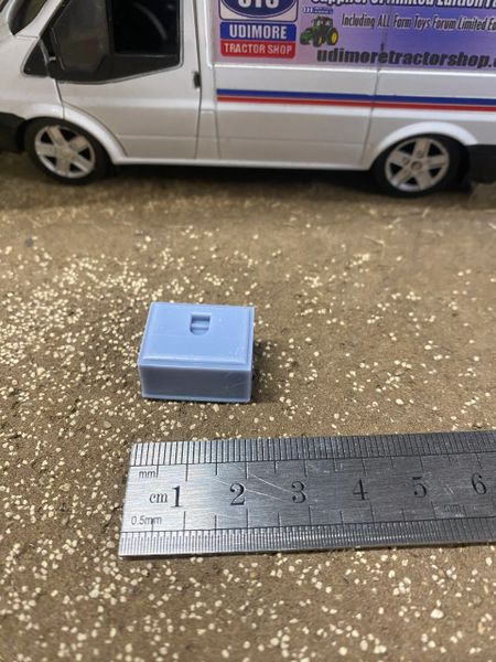 Tractor Trailer Toolbox 1:32 scale 20mm x 15mm