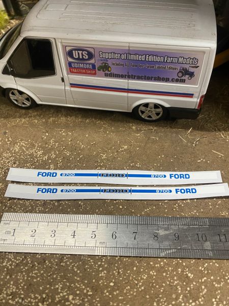 Ford 9700 Tractor metallic reflective silver Professional pre cut High quality vinyl bonnet decals farm machinery Britains decals 1:32 scale
