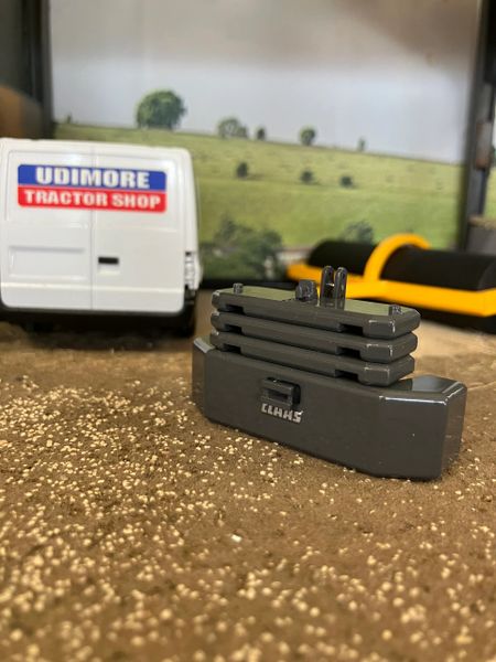 Class Xerion 3800 Tractor Front Weight 3300 1:32 scale