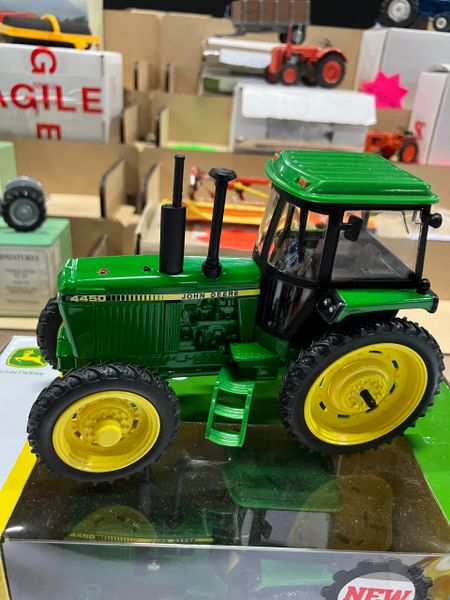 John Deere 4450 Tractor Conversion narrow Row crop wheels 1:32 scale