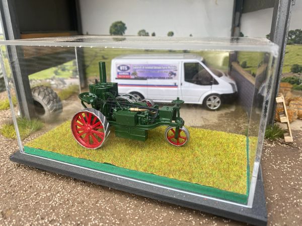 SCALEdown Handbuilt T018 1903 Ivel 3 wheeled Tractor 1:32 scale Display case COLLECTION ONLY