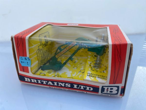 9600 Vintage Britains Post Hole Digger 1:32 scale