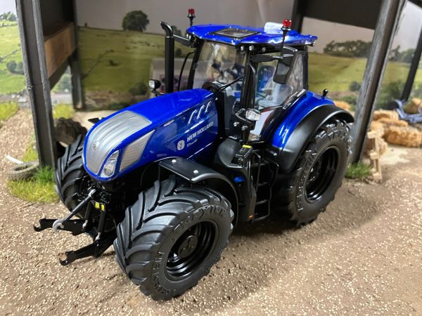 Limited Edition Marge Models New Holland Blue Power T7.340 Tractor Black wheels 1:32 scale