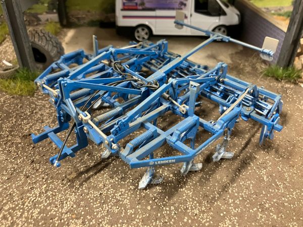 Lightly weathered Universal Hobbies Lemken karat Cultivator conversion 1:32 scale New BOXED