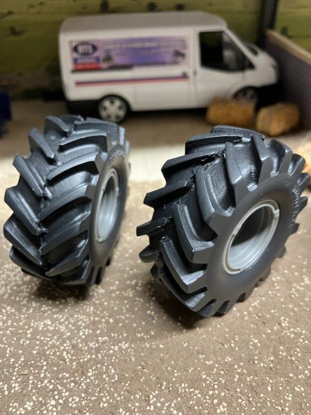 04216 pair of low pressure wheels 800 65 R32 Artisan32 farm machinery 1:32 scale