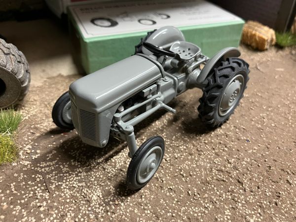 Scratch built Brian Norman Miniatures Ferguson TE 20 Tractor Limited Edition 1:32 scale