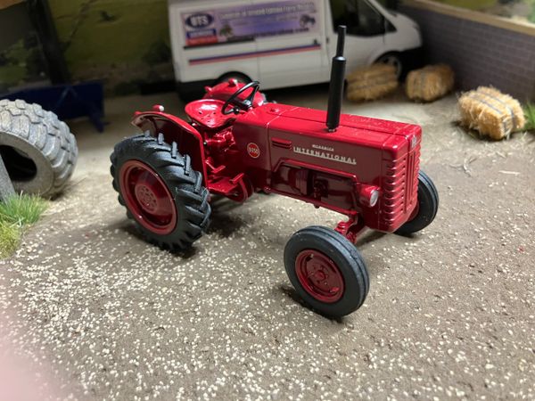 Scratch built Brian Norman Farm Miniatures McCormick International B-250 Tractor 1:32 Scale