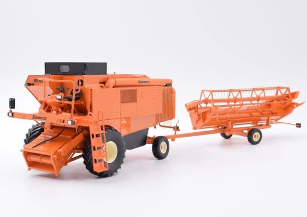 Someca M152 Combine Harvester Limited Edition Stunning in 1:32 scale VKA Models COLLECTION ONLY