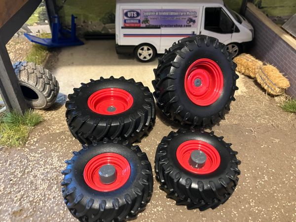 Set of 4 Fendt tractor wheels tyres 1:32 scale 49mm x 20mm. 63mm x 24mm