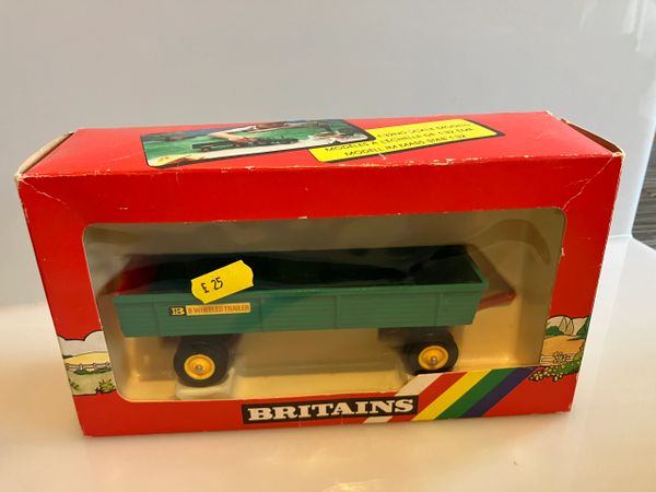 9558 Vintage Britains 8 Wheeled Trailer 1:32 scale boxed