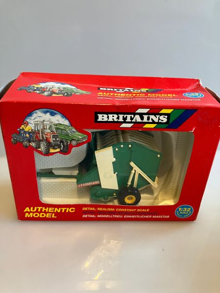 9532 Vintage Britains Green Farmhand Baler 1:32 scale