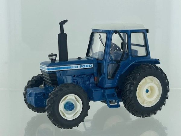 PRE ORDER Britains Ford 8700 4wd Tractor 1:32 scale New Limited Edition