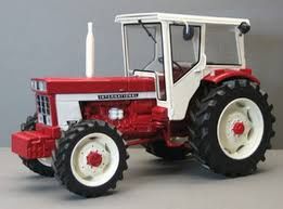 REP204 Replicagri International IH 1246 4wd tractor 1:32 scale Boxed