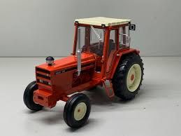 REP121 Replicagri Renault 751 tractor 1:32 scale Boxed