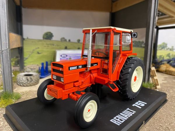 REP121 Replicagri Renault 751 tractor 1:32 scale Boxed