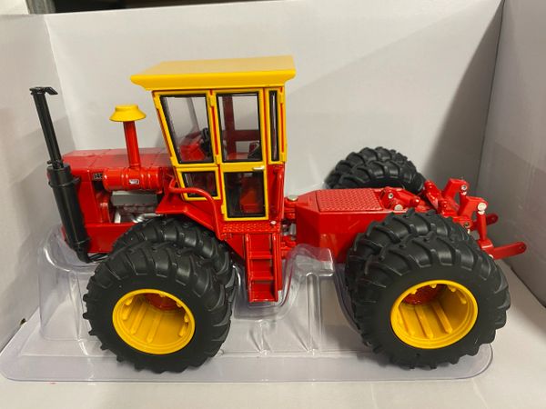 Versatile 145 Prestige Tractor duals 1:32 scale ERTL 16463