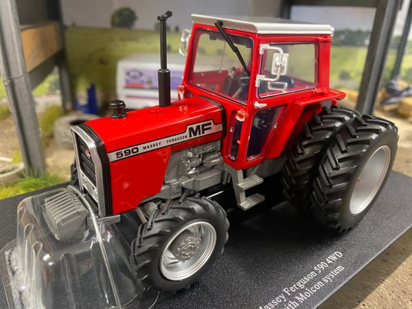 Limited Edition Universal Hobbies Massey Ferguson 590 4wd Tractor red cab rear Molcon duals BOXED 1:32 scale UH6766