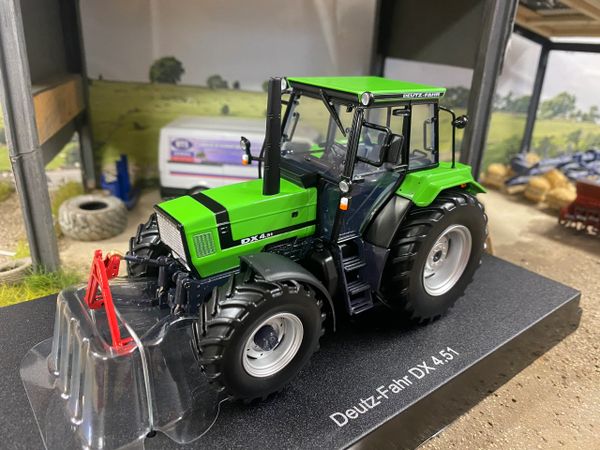 Universal Hobbies Deutz DX 4.51 1989 Tractor BOXED 1:32 scale UH4905