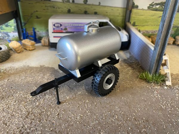 03207N Water Bowser Trailer water Tank Black Full Assembled Artisan32 farm machinery 1:32 scale