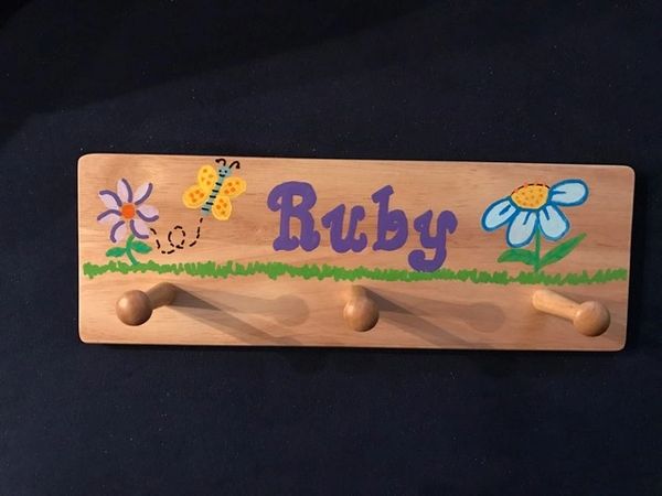 PERSONALIZED SPRING FLOWER 3 PEG HANGER - HAND PAINTED (NATURAL WOOD)