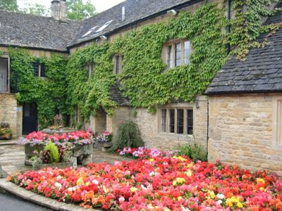 Throughout the UK, gardeners take full advantage of gorgeous summer days.