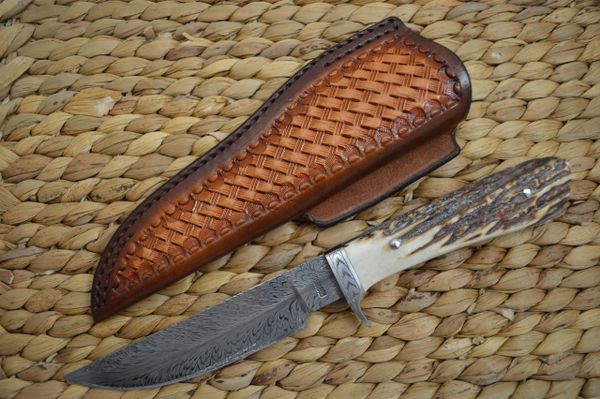 Feather Damascus Hunting Knife Stag Horn Handle with Sheath