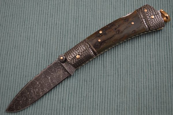 Kaj Embretsén Lock-Back Folding Knife, Fossilized Scales, Damascus, 14K Gold (SOLD)