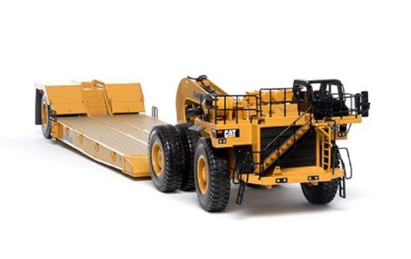 1:50 CAT 784C Truck/Tractor with Towhaul Classic Lowboy Trailer