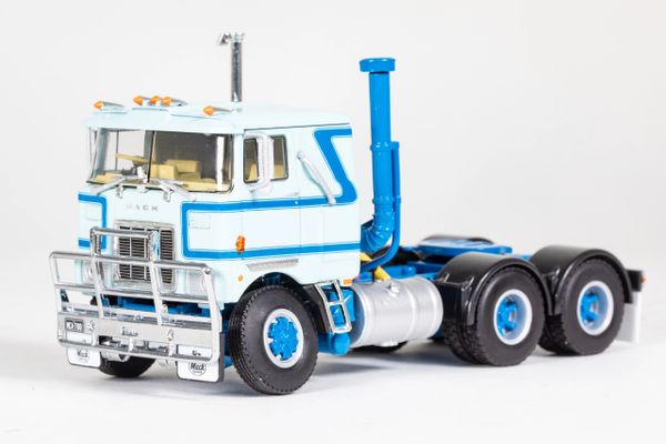 Drake/WSI 1:50 Australian Mack F700 Prime Mover - Light Blue