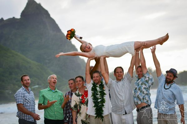 Tunnels beach bride