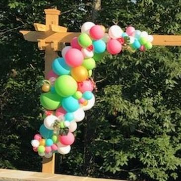 outdoor balloon garlands for wedding shower