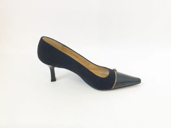 stuart weitzman wide width pumps