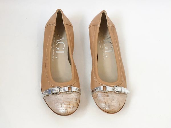 agl notch ballet flat