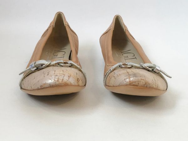 agl notch ballet flat