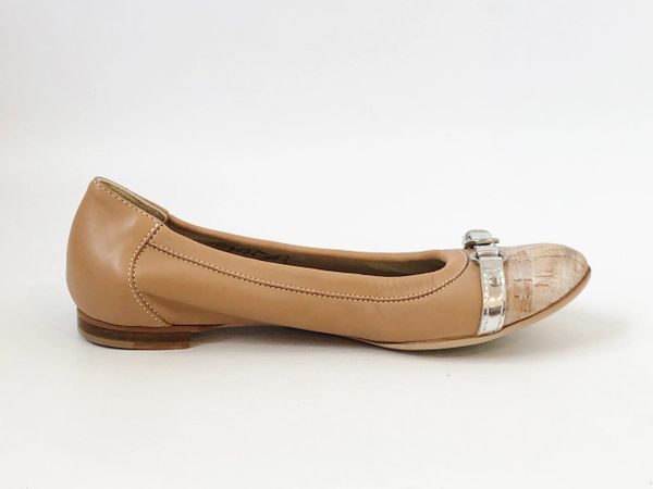 agl notch ballet flat