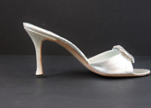 manolo blahnik embellished mule