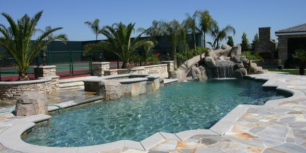 About Us | Lara Custom Pools & Spas