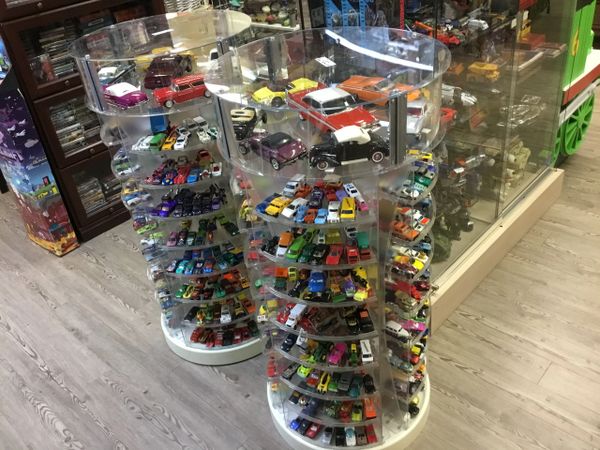 Die cast cars