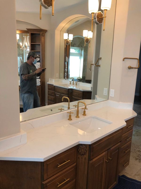 //isteam.wsimg.com/ip/0d6cfe19-df9b-472c-92fb-06c90e724c65/MasterBath%20Counters.jpg/:/cr=t:0%25,l:0%25,w:100%25,h:100%25/rs=w:1300,h:800
