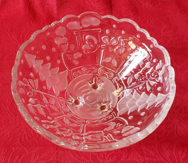 Mikasa Santa's Toy Train Heavy Crystal Footed Bowl