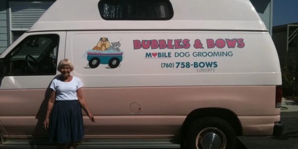 Bubble and bows outlet dog grooming