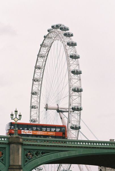 eye and bus