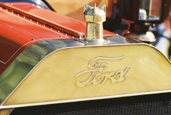 1913 Ford Model T grille