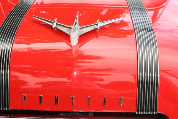 1955 Pontiac hood